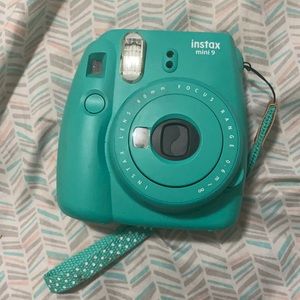 Instax mini 9 Polaroid Camera